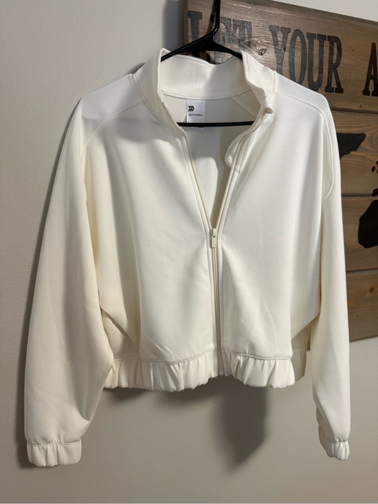 all in motion Jackets & Blazers - All in Motion Cropped Cream Zip-Front Jacket